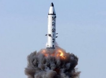 КНДР пугает США, Южную Корею и Японию новым запуском ракет